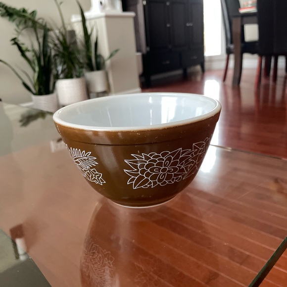 Vintage Pyrex Woodland Small 1-1/2 Pint Mixing Bowl - Picture 2 of 6